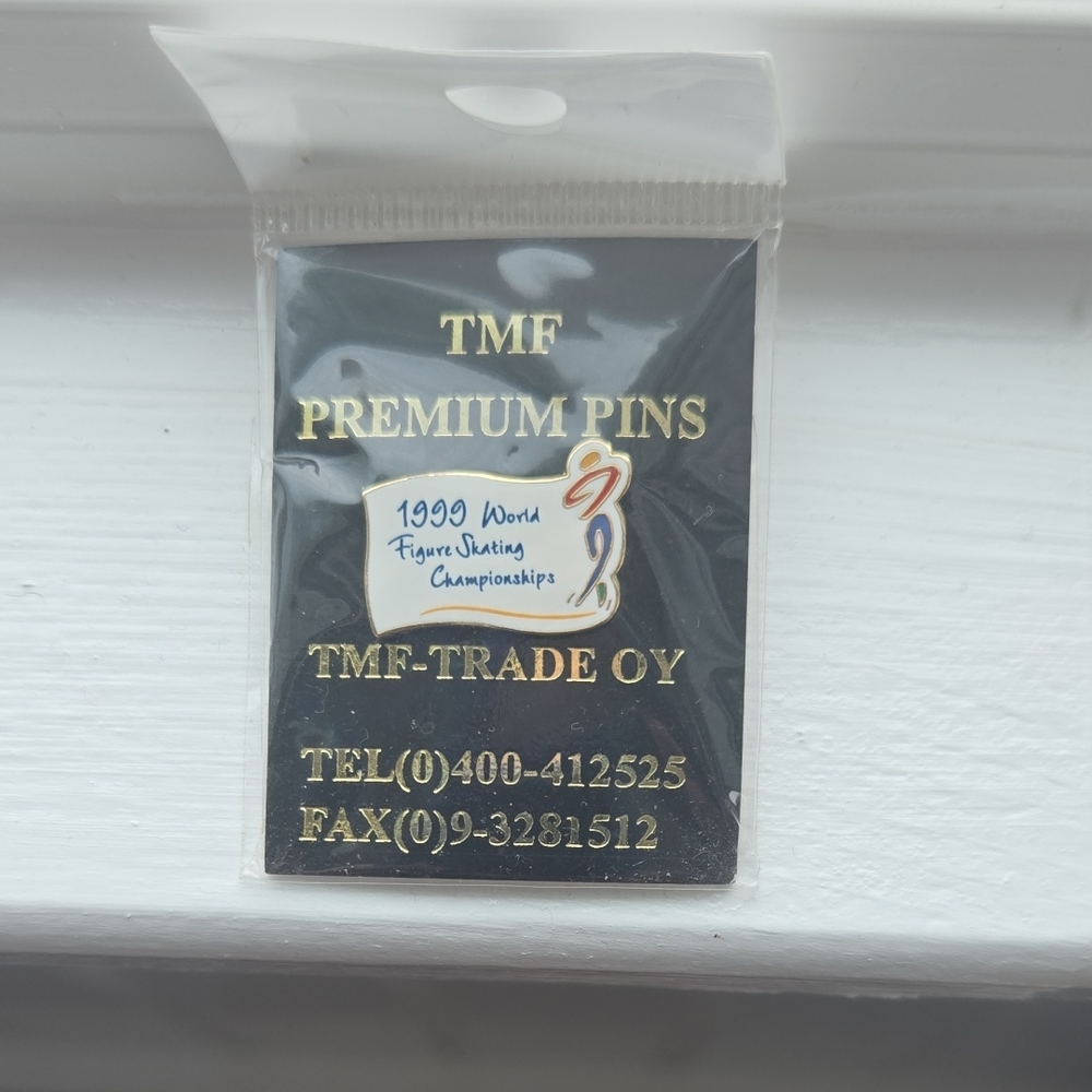 1999 World Figure Skating Championship Pin – Official Collectible